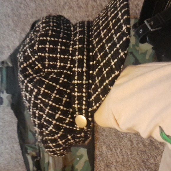 Hat - Picture 2 of 4